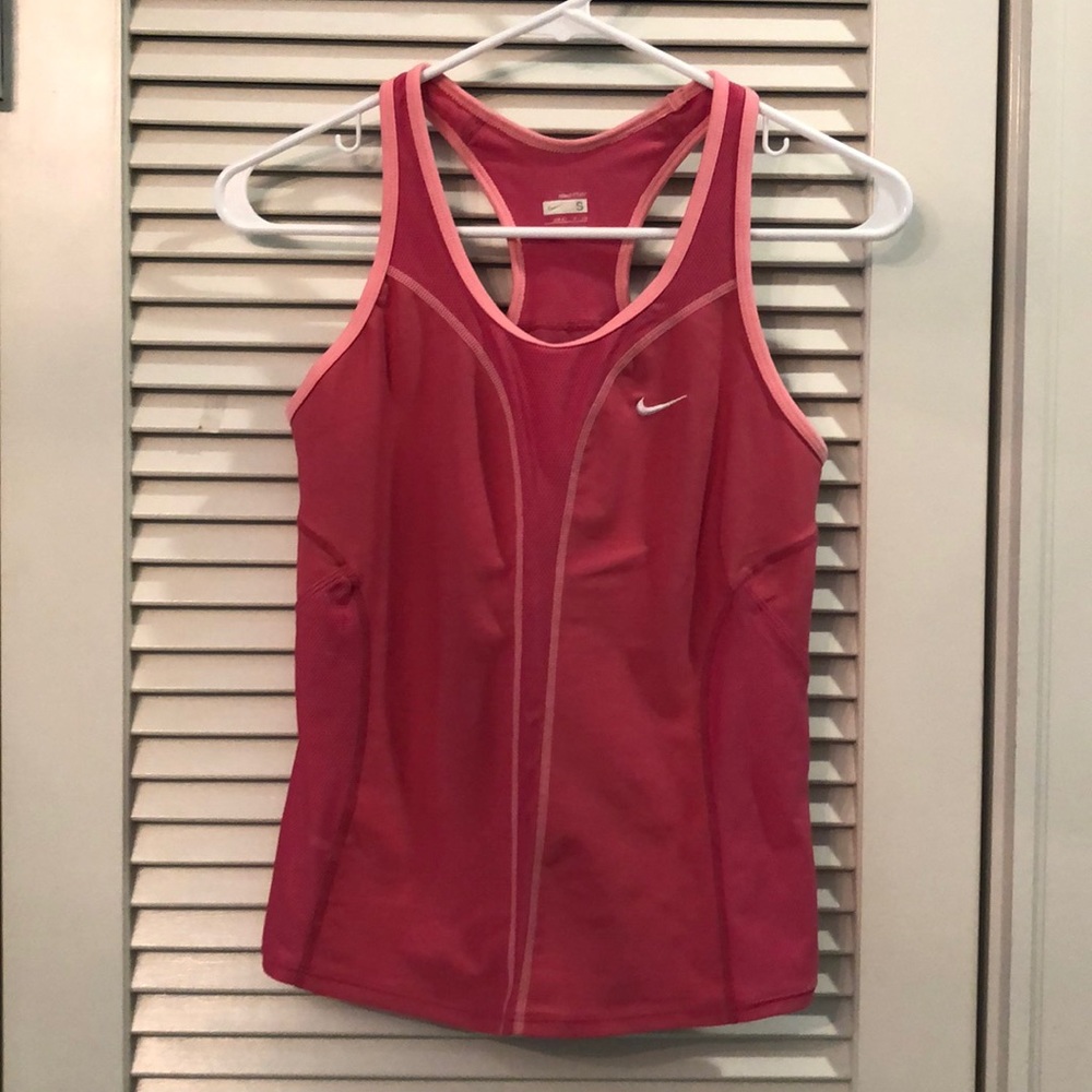 NIKE tank